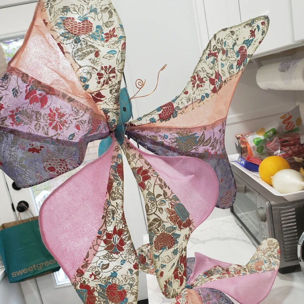 **SOLD** Set of Silk Paper Butterflies Mobil BNWT - Picture 5 of 7